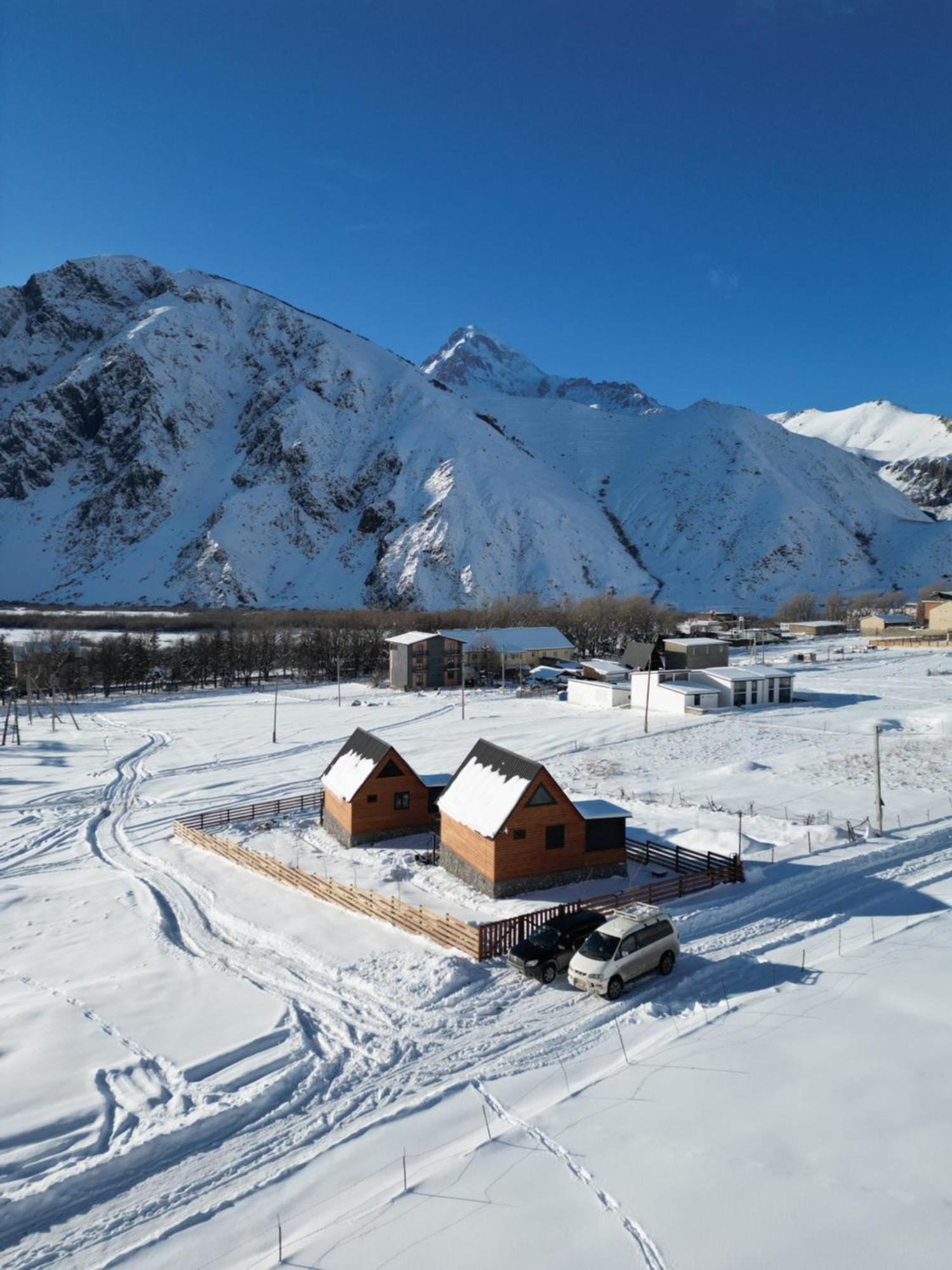 Traveler'S Cottages In Kazbegi Zewnętrze zdjęcie