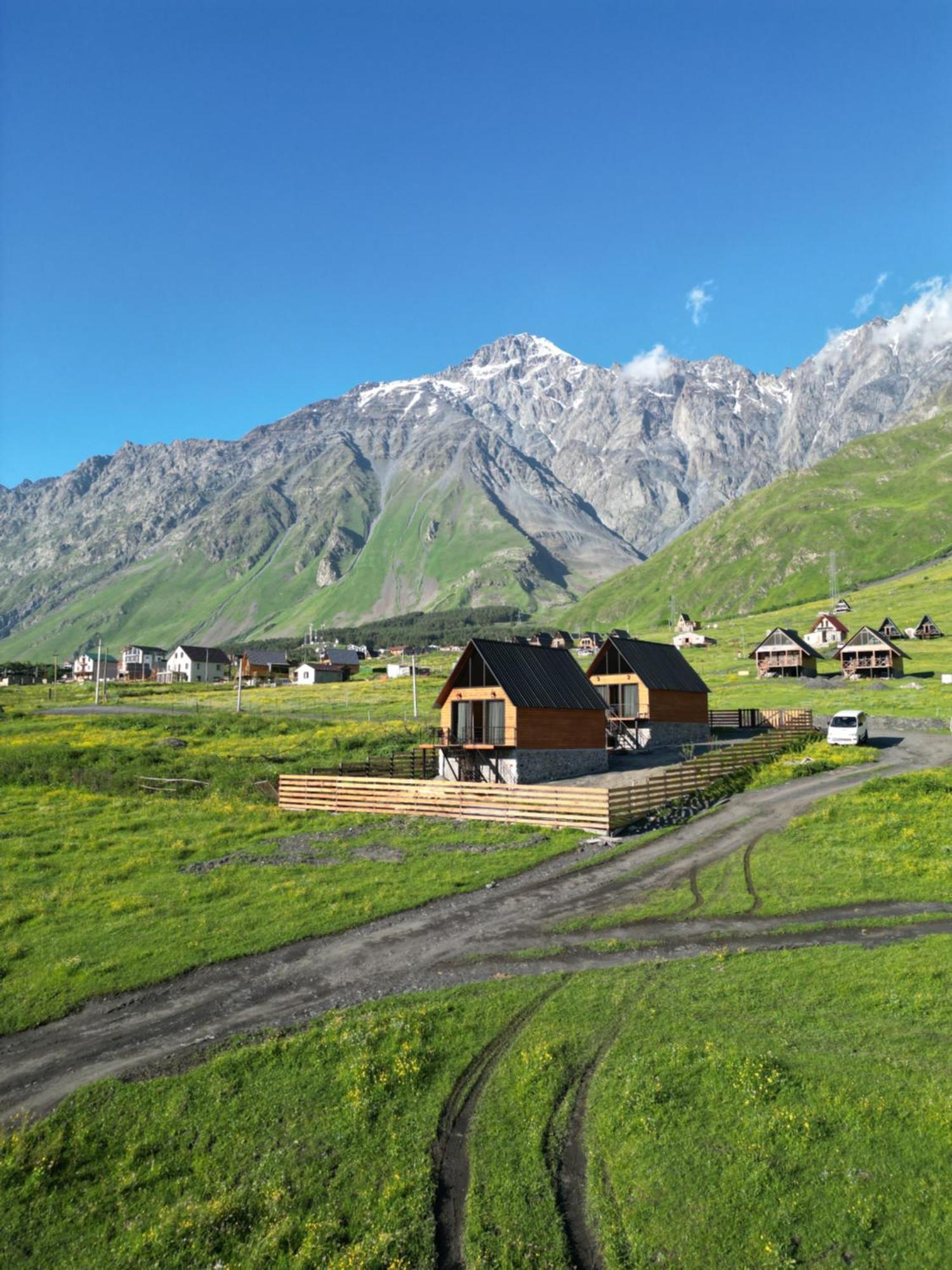 Traveler'S Cottages In Kazbegi Zewnętrze zdjęcie