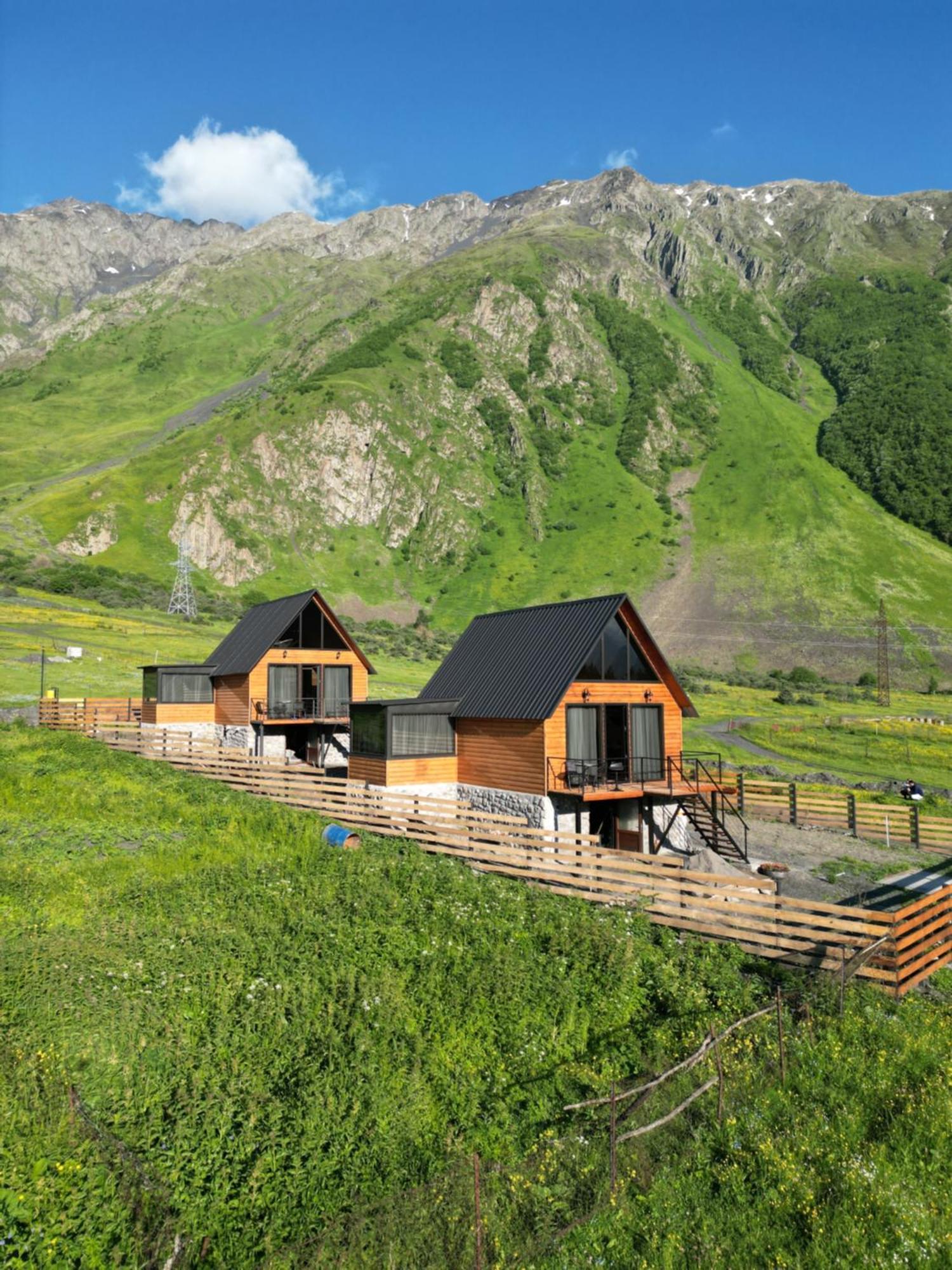 Traveler'S Cottages In Kazbegi Zewnętrze zdjęcie